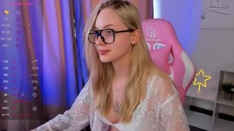 Snapshot of alice_elf chatting on February 28, 6:10 am Alice online show from February 28, 6:10 am