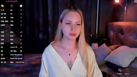 Snapshot of alice_elf chatting on September 27, 1:14 am Alice online show from September 27, 1:14 am