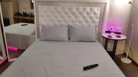 Ur future wife Alice 8 pm - 4 am NY time online show from February 15, 2:58 am