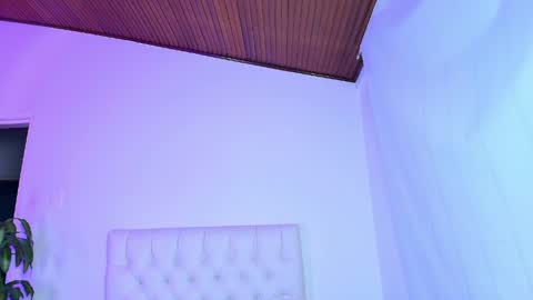 alice_jonnes_ online show from April 4, 7:04 am