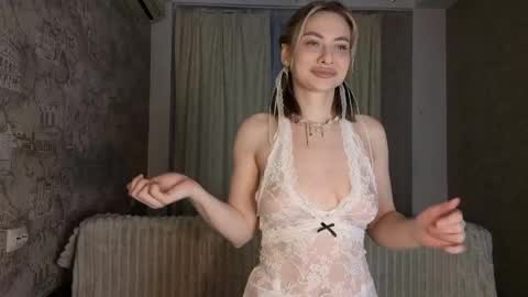 Alice online show from April 24, 4:31 pm