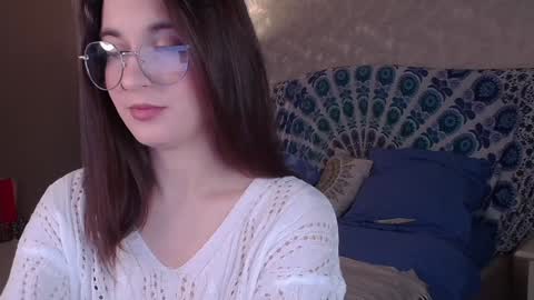 Snapshot of alice_love_fuck chatting on January 3, 9:36 am Alice love fuck online show from January 3, 9:36 am