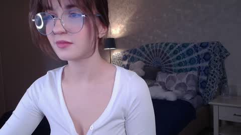 Snapshot of alice_love_fuck chatting on March 9, 9:57 am Alice love fuck online show from March 9, 9:57 am