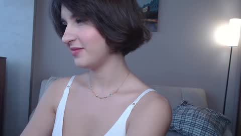 Snapshot of alice_love_fuck chatting on September 21, 8:29 am Alice love fuck online show from September 21, 8:29 am