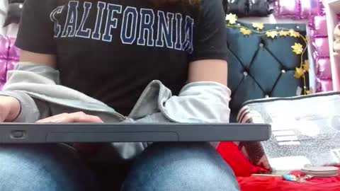 alice online show from October 10, 4:02 pm