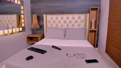 ALY    MI HORARIO MORNINGS FROM 700 AM TO 200 PM online show from December 2, 3:05 am