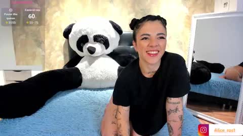 Snapshot of alice_rose5 chatting on October 7, 3:46 am Alice online show from October 7, 3:46 am