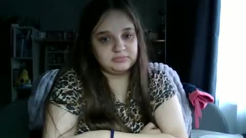 Snapshot of alice_shy14 chatting on October 23, 6:04 am Cristal online show from October 23, 6:04 am
