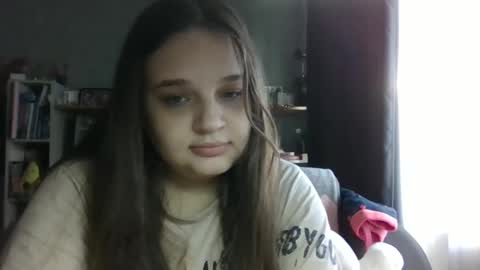Snapshot of alice_shy14 chatting on October 22, 5:43 am Cristal online show from October 22, 5:43 am