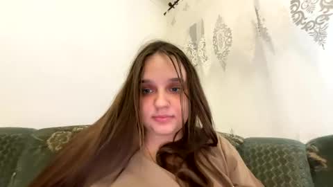 Snapshot of alice_shy14 chatting on September 28, 1:20 pm Cristal online show from September 28, 1:20 pm