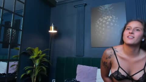 Alice and Asia online show from October 28, 3:07 am