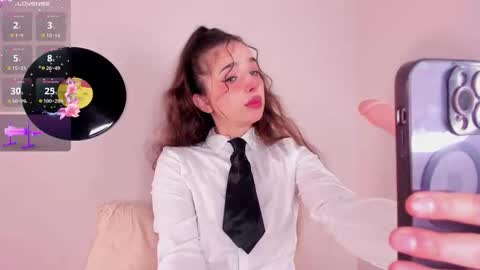 Alice online show from October 17, 5:06 pm