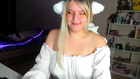 Snapshot of alicecaseyy chatting on October 14, 9:29 pm AliceCasey online show from October 14, 9:29 pm