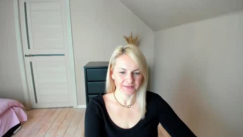 Snapshot of alicee__grace chatting on March 3, 9:33 am Alicee online show from March 3, 9:33 am