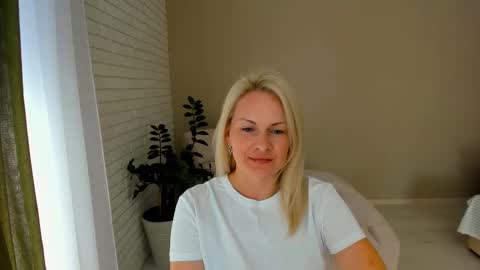 Snapshot of alicee__grace chatting on September 11, 7:53 am Alicee online show from September 11, 7:53 am