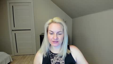 Snapshot of alicee__grace chatting on February 20, 6:57 pm Alicee online show from February 20, 6:57 pm