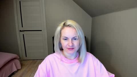 Snapshot of alicee__grace chatting on March 11, 6:52 pm Alicee online show from March 11, 6:52 pm