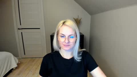 Snapshot of alicee__grace chatting on February 28, 7:14 pm Alicee online show from February 28, 7:14 pm