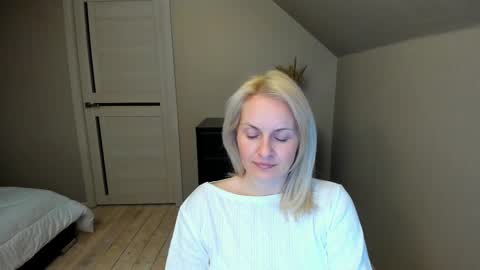 Snapshot of alicee__grace chatting on February 14, 5:46 pm Alicee online show from February 14, 5:46 pm