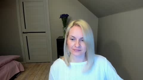 Snapshot of alicee__grace chatting on March 7, 7:49 pm Alicee online show from March 7, 7:49 pm