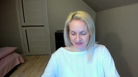 Snapshot of alicee__grace chatting on March 6, 6:37 pm Alicee online show from March 6, 6:37 pm