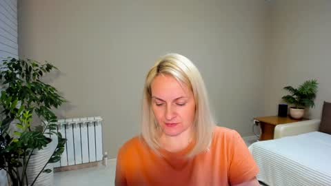 Snapshot of alicee__grace chatting on January 23, 10:11 pm Alicee online show from January 23, 10:11 pm