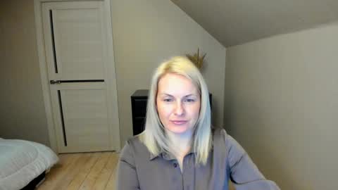 Snapshot of alicee__grace chatting on February 16, 6:54 pm Alicee online show from February 16, 6:54 pm