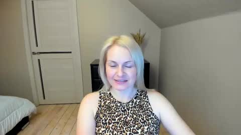 Snapshot of alicee__grace chatting on February 10, 6:45 pm Alicee online show from February 10, 6:45 pm