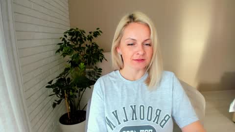 Snapshot of alicee__grace chatting on February 3, 10:58 am Alicee online show from February 3, 10:58 am