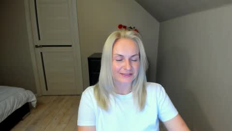 Snapshot of alicee__grace chatting on October 4, 6:39 pm Alicee online show from October 4, 6:39 pm