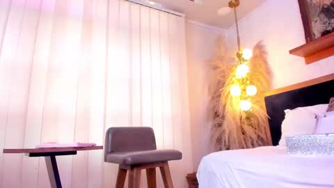 Snapshot of alicee_milf_ chatting on March 8, 5:22 pm Aleja online show from March 8, 5:22 pm