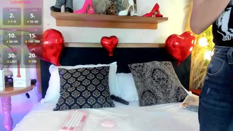 Snapshot of alicee_milf_ chatting on February 12, 11:18 am Aleja online show from February 12, 11:18 am