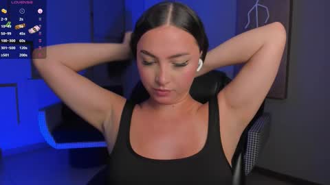 Alice online show from November 25, 7:45 pm