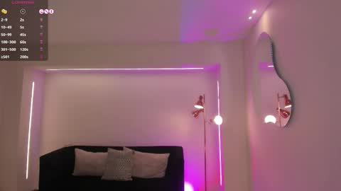 Alice online show from December 20, 8:05 pm