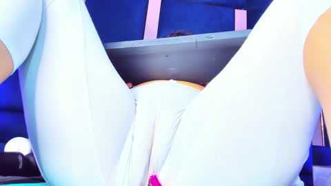 alicehott_05 online show from March 26, 5:57 am