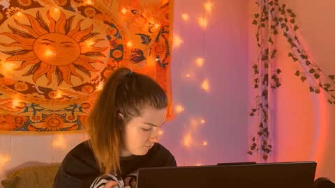 Alice online show from February 13, 5:44 am