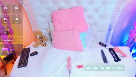 Snapshot of alicelamore chatting on September 12, 1:35 pm Alice 3 online show from September 12, 1:35 pm