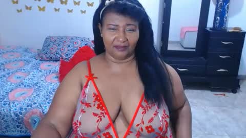 yasmin online show from November 10, 7:22 am