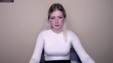 Snapshot of alicemeow_ chatting on September 12, 6:26 am Alice online show from September 12, 6:26 am
