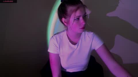 Snapshot of alicemeow_ chatting on September 26, 6:54 am Alice online show from September 26, 6:54 am