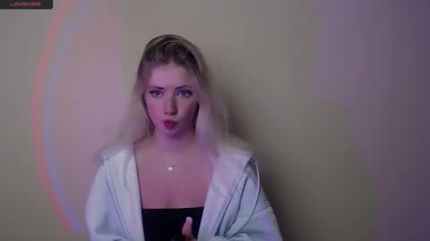 Snapshot of alicemeow_ chatting on September 23, 12:32 pm Alice online show from September 23, 12:32 pm