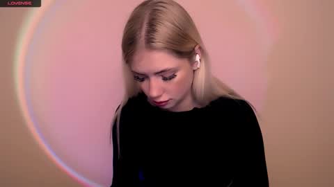 Alice online show from November 14, 8:05 am