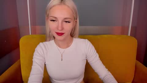 Snapshot of alicemonro chatting on September 15, 9:00 am alicemonro online show from September 15, 9:00 am