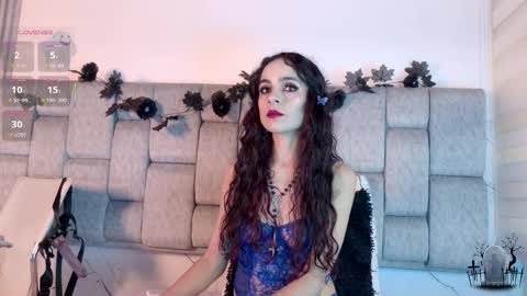 Snapshot of alicenoir_ chatting on October 11, 10:35 pm alicenoir_ online show from October 11, 10:35 pm