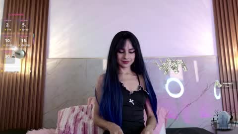 Snapshot of alicenoir_ chatting on September 16, 10:46 pm alicenoir_ online show from September 16, 10:46 pm