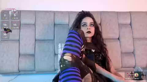 Snapshot of alicenoir_ chatting on September 24, 11:11 pm alicenoir_ online show from September 24, 11:11 pm