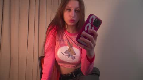 alicewallflower online show from March 12, 9:18 pm