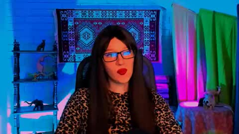 Snapshot of alicewelch_ chatting on October 18, 8:29 am alicewelch_ online show from October 18, 8:29 am