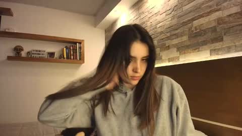 Snapshot of alicewillow chatting on October 15, 11:38 pm Alice online show from October 15, 11:38 pm