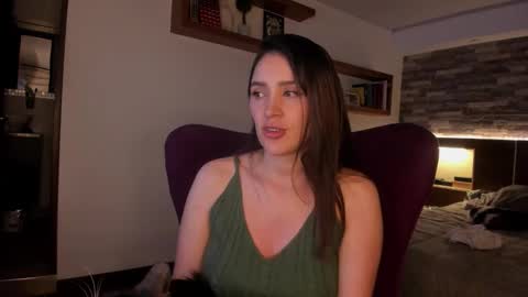 Snapshot of alicewillow chatting on October 2, 11:14 pm Alice online show from October 2, 11:14 pm
